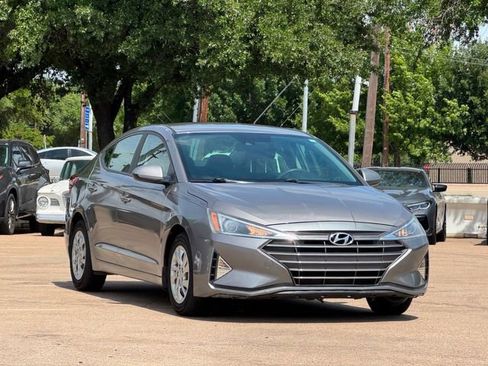 Used 2020 Hyundai Elantra SE w/ Cargo Package (C1) FWD image 2