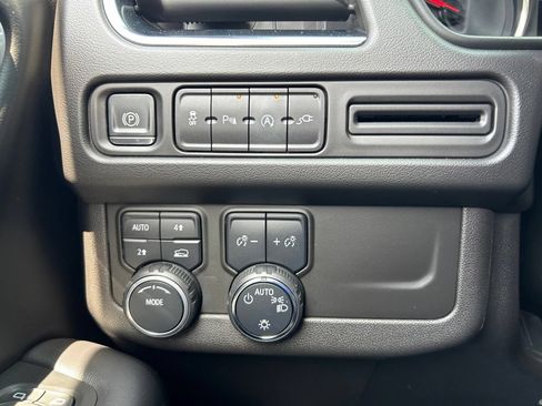 Used 2021 Chevrolet Tahoe RST w/ Rear Media and Nav Package AWD/4WD image 15