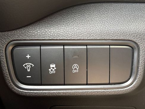 Used 2024 Kia Soul LX w/ Option Group 015 FWD image 4