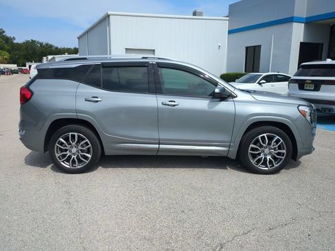 Used 2023 GMC Terrain Denali AWD/4WD image 3