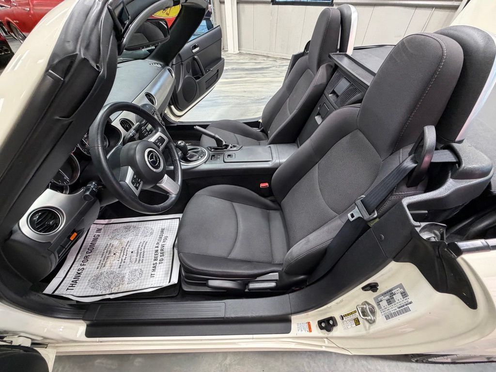 Used 2009 MAZDA MX-5 Miata Touring w/ Suspension Pkg RWD image 41