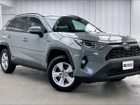 Used 2020 Toyota RAV4 XLE w/ Convenience Package image 35