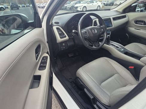 Used 2021 Honda HR-V EX-L image 9