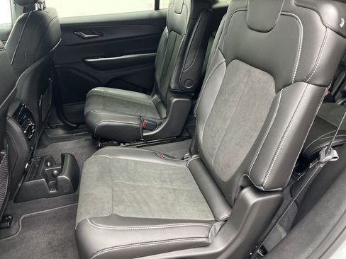 New 2025 Jeep Grand Cherokee L Altitude RWD image 6