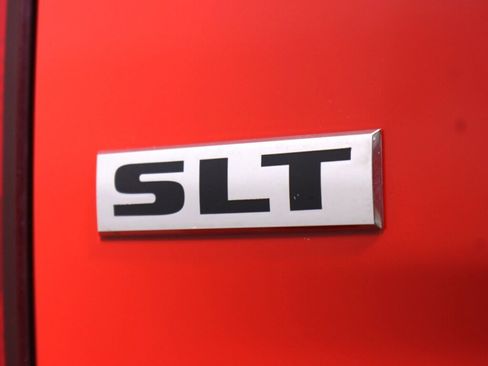 Used 2024 RAM 1500 Classic SLT AWD/4WD image 40