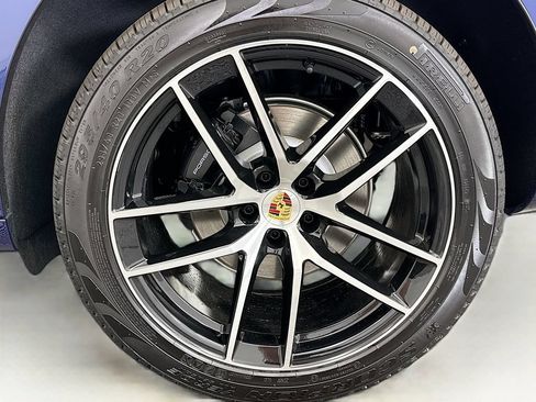 Used 2026 Porsche Macan AWD/4WD image 32