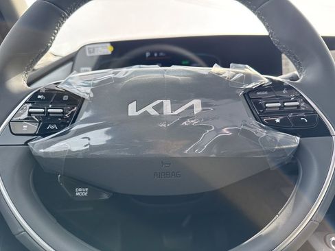 New 2026 Kia Niro EX image 20
