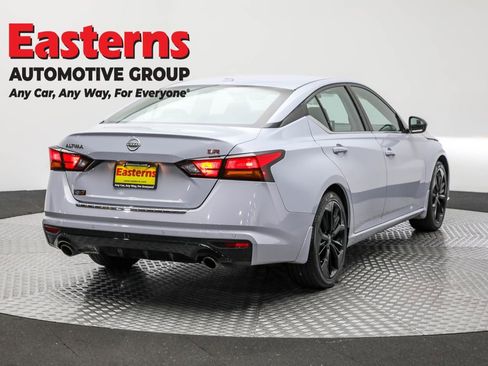 Used 2023 Nissan Altima 2.5 SR w/ SR Premium Package image 5