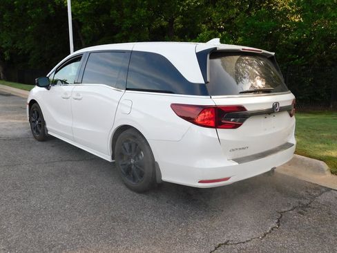 Certified 2024 Honda Odyssey Sport image 3