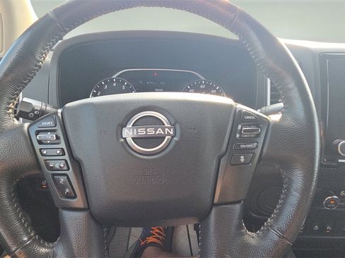 Used 2022 Nissan Frontier SV image 11