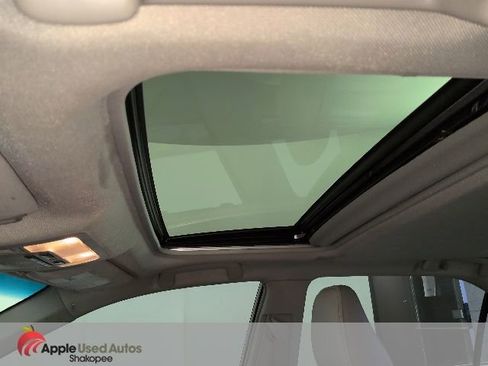 Used 2016 Toyota Camry XLE w/ Moonroof Package image 34