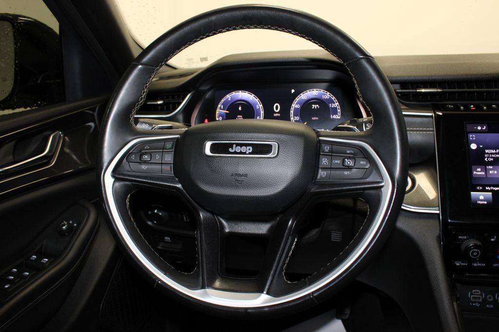 Used 2023 Jeep Grand Cherokee Altitude AWD/4WD image 16