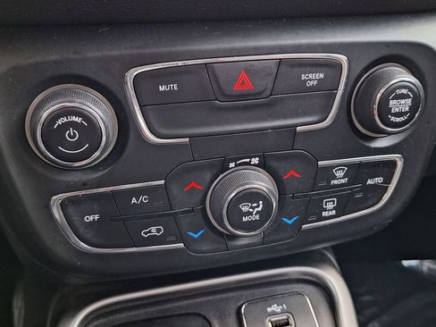 Used 2020 Jeep Compass Latitude image 22