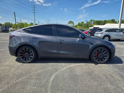 Used 2022 Tesla Model Y Performance AWD/4WD image 3