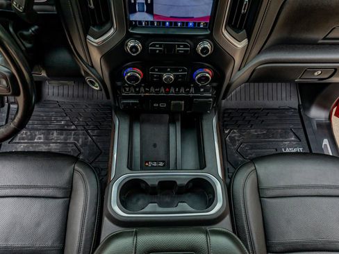 Used 2022 GMC Sierra 3500 Denali image 28