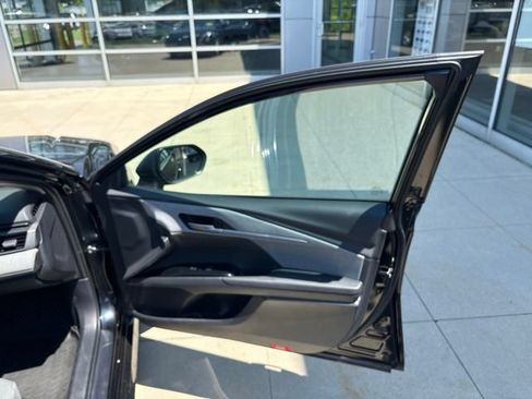 Used 2025 Toyota Camry LE AWD/4WD image 34