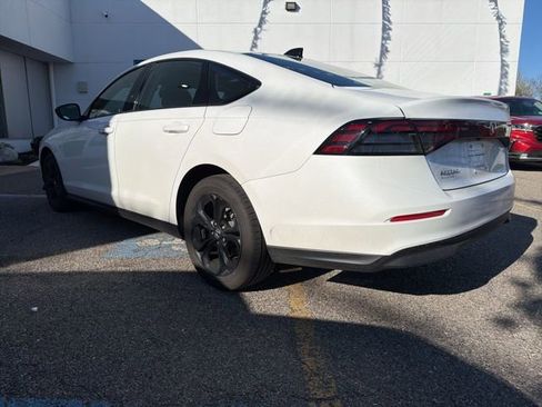 Certified 2025 Honda Accord SE image 7