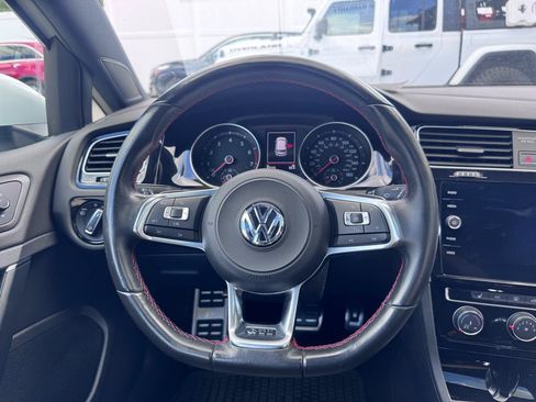 Used 2018 Volkswagen GTI SE FWD image 21