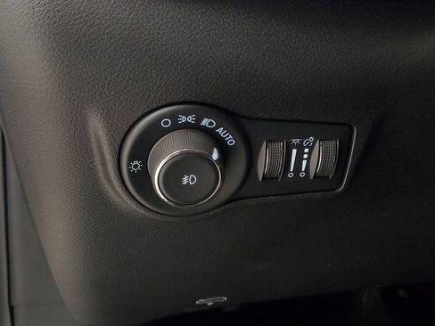 Used 2025 Jeep Compass Limited AWD/4WD image 12