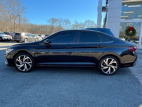 Certified 2025 Volkswagen Jetta SEL image 9