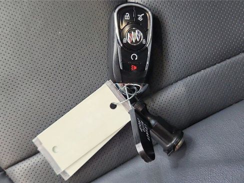 Used 2024 Buick Enclave Premium image 42