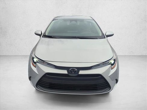 Certified 2025 Toyota Corolla LE image 2