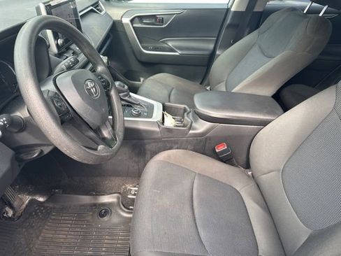 Used 2024 Toyota RAV4 LE AWD/4WD image 4