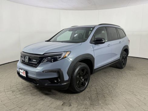 Used 2022 Honda Pilot TrailSport image 3
