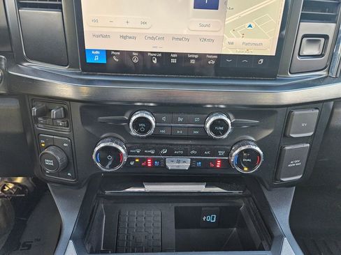 Used 2024 Ford F250 Lariat w/ Chrome Package image 16