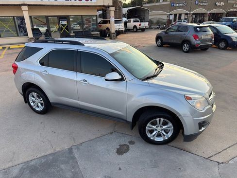 Used 2015 Chevrolet Equinox LT w/ Driver Convenience Package image 3