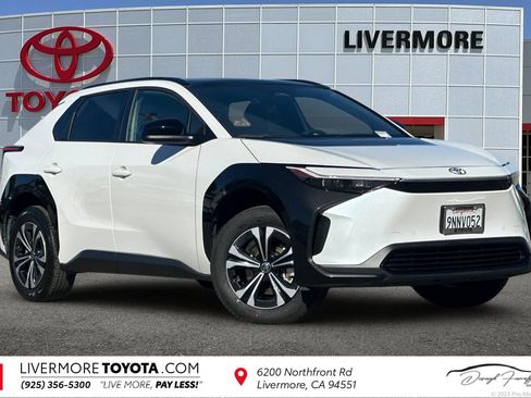 Used 2024 Toyota bZ4X FWD image 1
