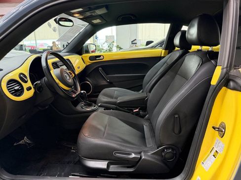 Used 2014 Volkswagen Beetle 2.5 FWD image 11