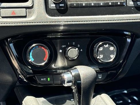 Used 2018 Honda HR-V LX image 21