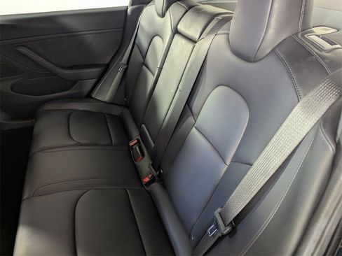 Used 2018 Tesla Model 3 Long Range image 17