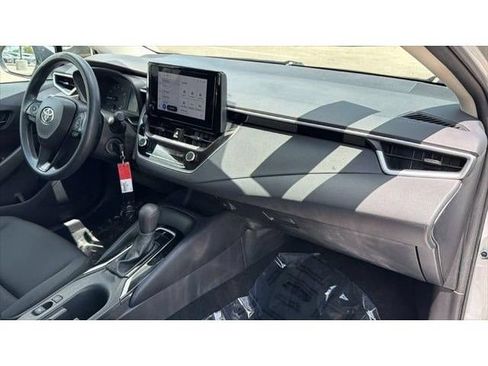 Used 2024 Toyota Corolla LE FWD image 40