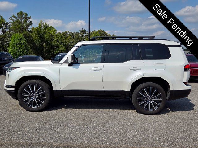 Used 2024 Lexus GX 550 w/ Accessory Package (Z1) AWD/4WD image 2