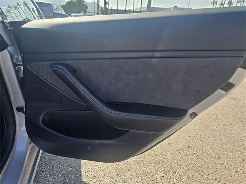 Used 2018 Tesla Model 3 Long Range image 24