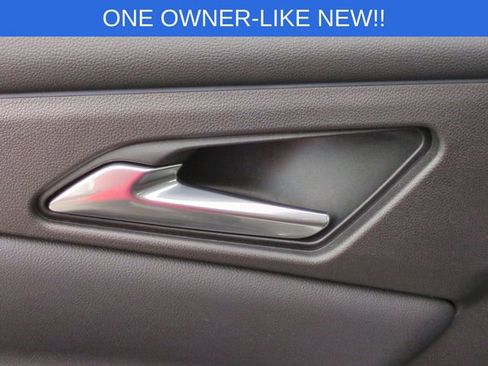 Used 2025 Chevrolet Traverse High Country image 33