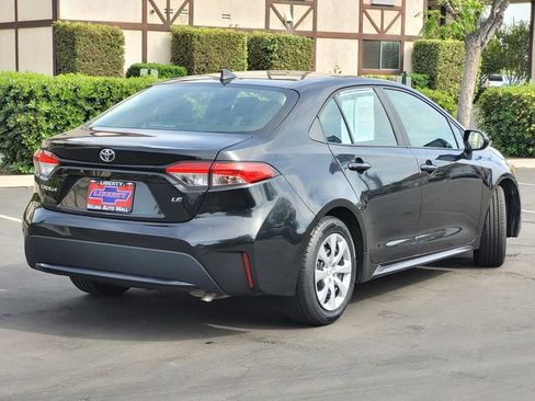 Used 2022 Toyota Corolla LE image 5