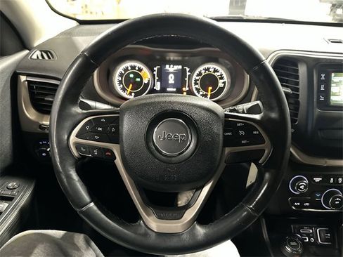 Used 2016 Jeep Cherokee Latitude image 15