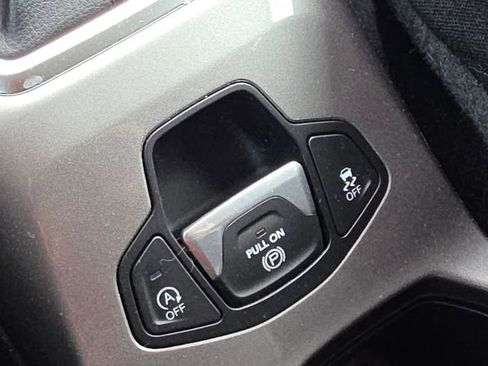 Used 2022 Jeep Renegade Latitude AWD/4WD image 31
