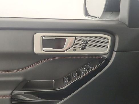 Used 2023 Ford Explorer ST-Line w/ Class IV Trailer Tow Package image 15