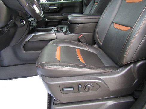 Used 2022 GMC Sierra 2500 AT4 w/ AT4 Premium Plus Package AWD/4WD image 11