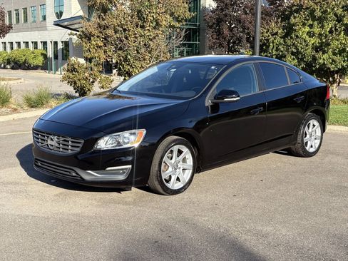 Used 2014 Volvo S60 T5 FWD image 2