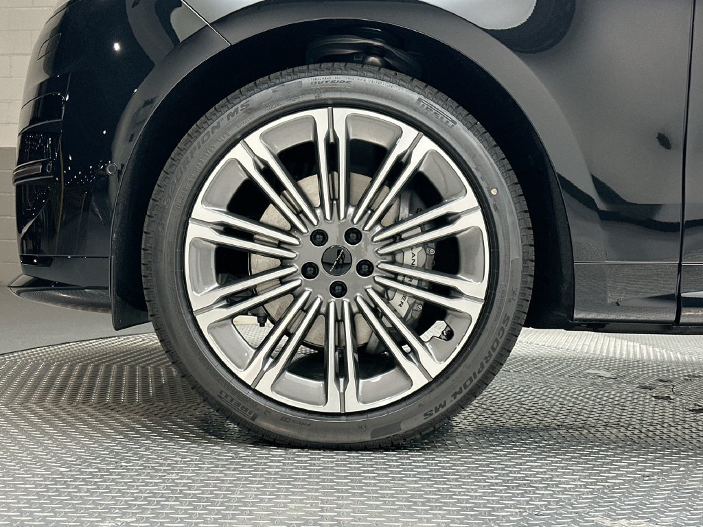 New 2027 Land Rover Range Rover Sport Dynamic SE AWD/4WD image 5