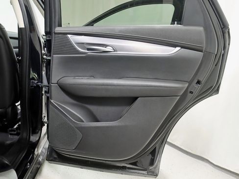 Used 2018 Cadillac XT5 Luxury image 34