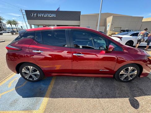 Used 2018 Nissan Leaf SV w/ SV Technology Package image 7