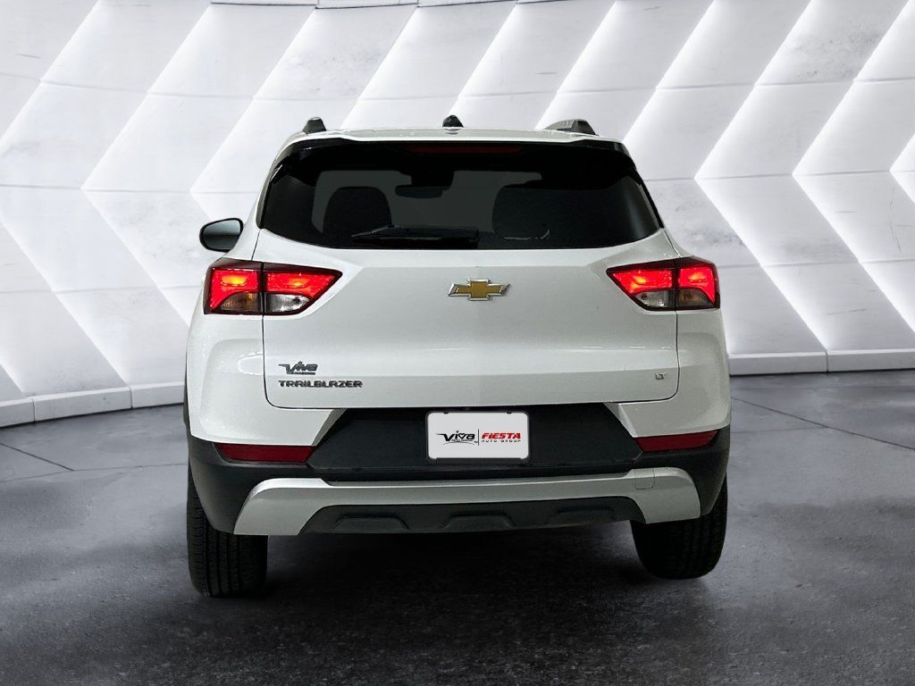 Used 2022 Chevrolet TrailBlazer LT FWD image 5
