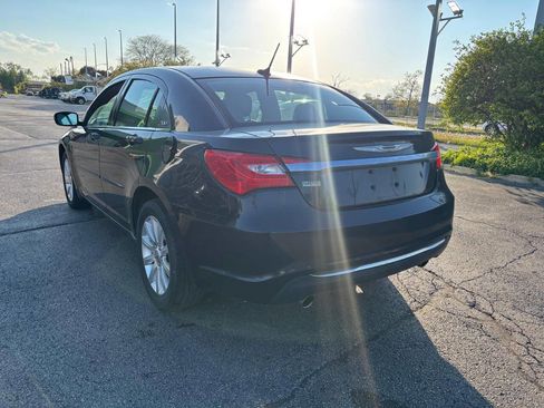 Used 2012 Chrysler 200 Touring FWD image 9