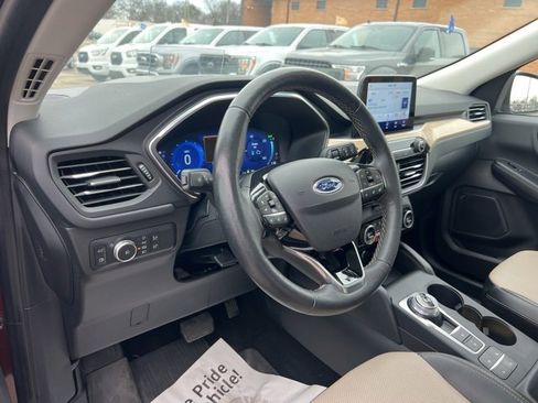 Certified 2021 Ford Escape Titanium w/ Titanium Premium Package image 7